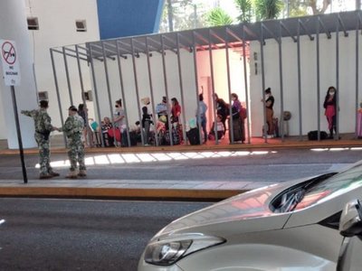 Denunció que milico le pidió plata o sexo a cambio de  cruzar el Puente de la Amistad
