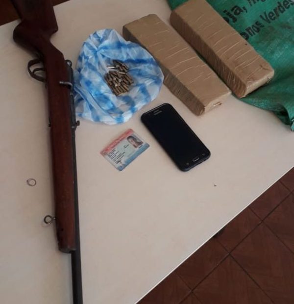 Atrapan a un joven que transportaba arma y marihuana – Diario TNPRESS