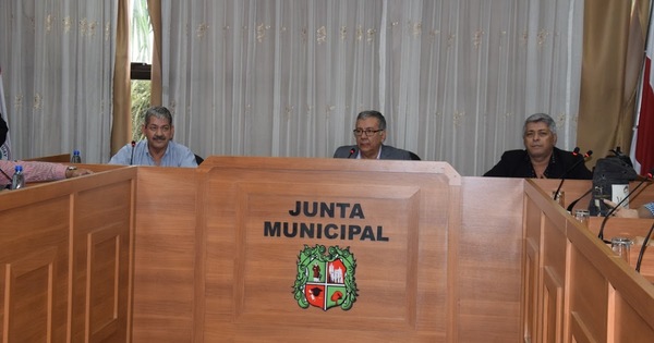 Denuncian a intendente y concejales por malversación de fondos