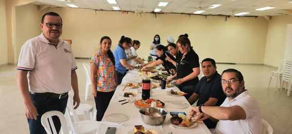 En plena cuarentena, médicos del Hospital Regional de Oviedo celebraron Día del Trabajador