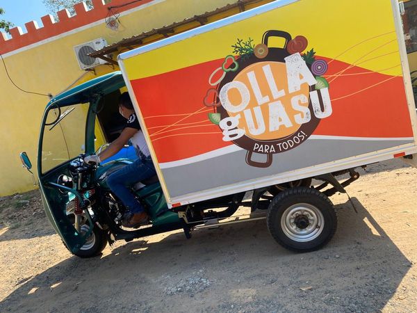 Emprendimiento “Olla Guasu” entrega almuerzos solidarios casa por casa