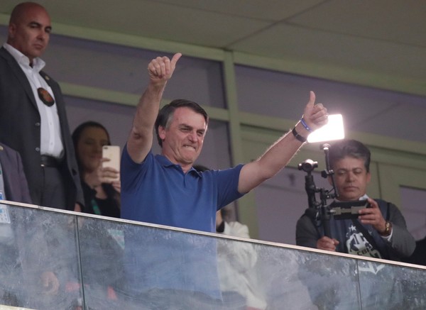 Jair Bolsonaro está a favor del regreso del fútbol en Brasil