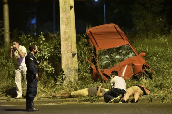 Dos heridos tras choque contra una columna sobre la Transchaco - Nacionales - ABC Color