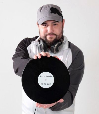 DJs y The Classic’s buscan contagiar la solidaridad - Artes y Espectáculos - ABC Color
