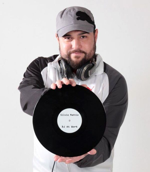 DJs y The Classic’s buscan contagiar la solidaridad - Artes y Espectáculos - ABC Color