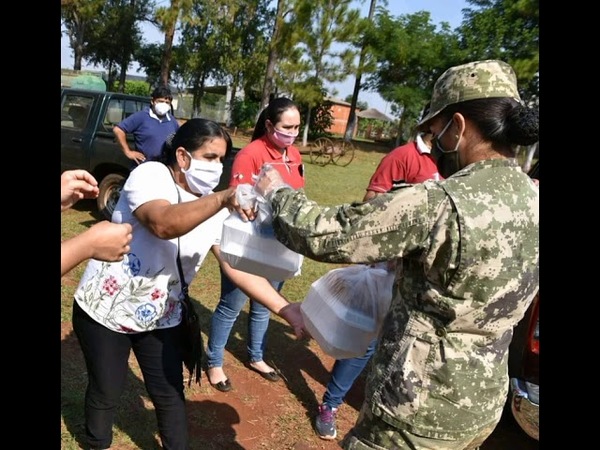 LA PAZ, FRAM Y CAMBYRETÁ RECIBIERON PLATOS DE ALIMENTOS POR LA GOBERNACIÓN DE ITAPÚA Y OPD