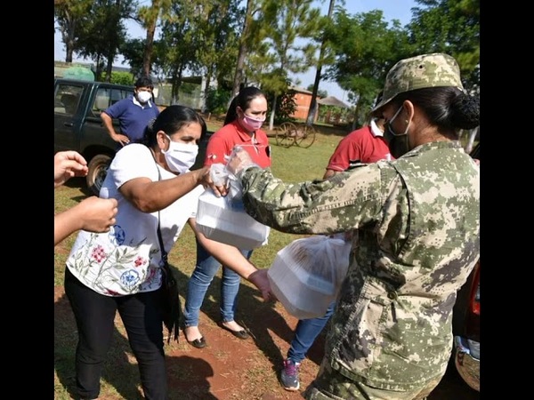 LA PAZ, FRAM Y CAMBYRETÁ RECIBIERON PLATOS DE ALIMENTOS  POR LA GOBERNACIÓN DE ITAPÚA Y OPD