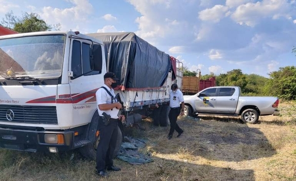 HOY / Villa Hayes: A tiros rescatan camión con mercaderías de presunto contrabando