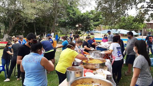 Luqueños festejan 99 años del Chanchón con ollas populares • Luque Noticias