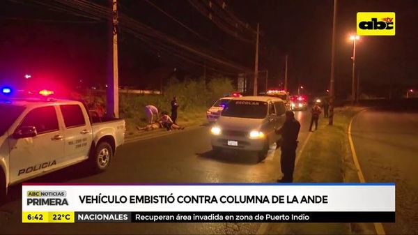 Vehículo embistió contra columna de la ANDE - ABC Noticias - ABC Color