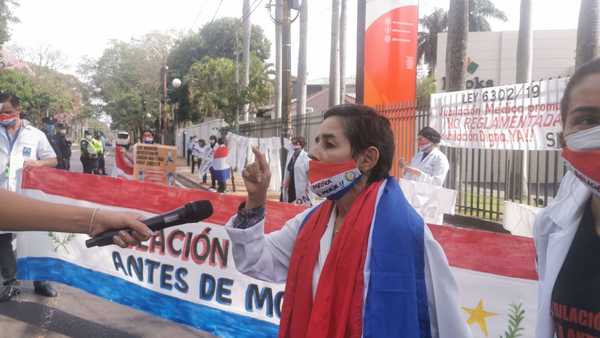 "Quiero decirles a estos corruptos que su dinero, si se llegan a enfermar, no les va a salvar " » Ñanduti