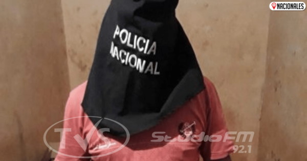 Detienen a hombre que salió en video besando en la boca a su hijo