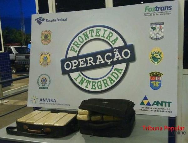 Decomisan dos MALETAS llenas de marihuana en el PUENTE