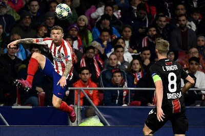 Futbolista del Atlético de Madrid es acusado de romper reglas sobre apuestas