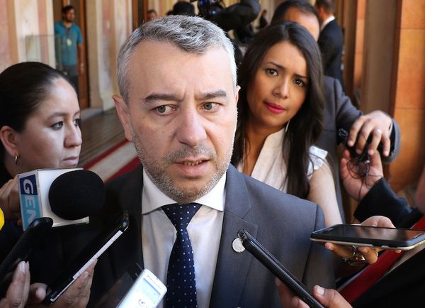 Desde el Ejecutivo perseguirán penalmente a funcionarios desleales