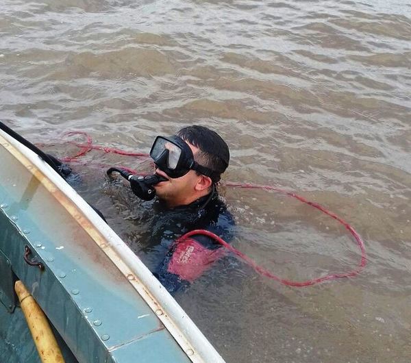 Buzos buscan cuerpo en Lago Yguazú