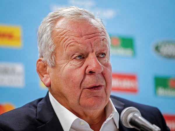 Bill Beaumont es reelegido como presidente de World Rugby