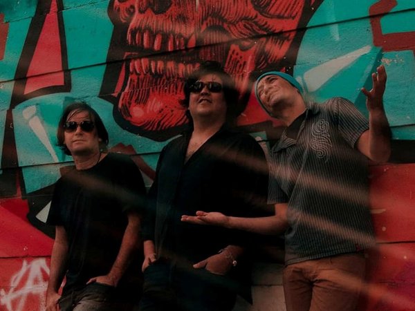 Tecladista de Dire Straits colaboró en nuevo tema de banda local paraguaya