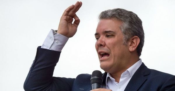 Duque pide sanciones por seguimientos militares a periodistas en Colombia - Mundo - ABC Color