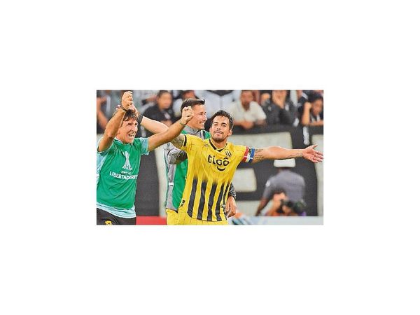 Guaraní aprovecha y asegura jugadores
