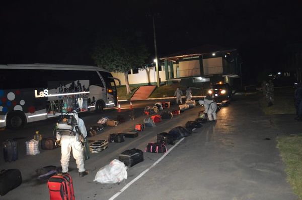 Otros 21 compatriotas que ingresaron al país guardan cuarentena en sede militar - Nacionales - ABC Color