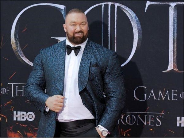 Actor de Juego de Tronos bate récord mundial al levantar 501 kilogramos
