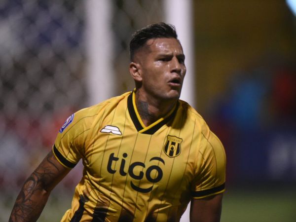 Guaraní aprovecha y asegura jugadores