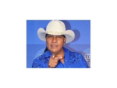 Esparza saludó a su publicó en guaraní