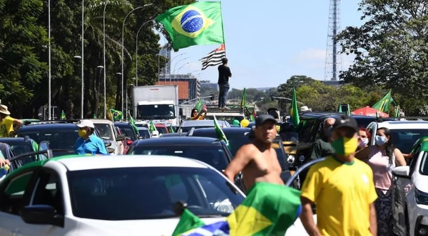 Bolsonaro promueve el desconfinamiento ante miles de seguidores » Ñanduti