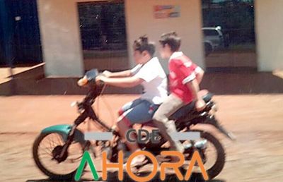 IRRESPONSABILIDAD criminal: Menores de 10 años VOLANDO en moto