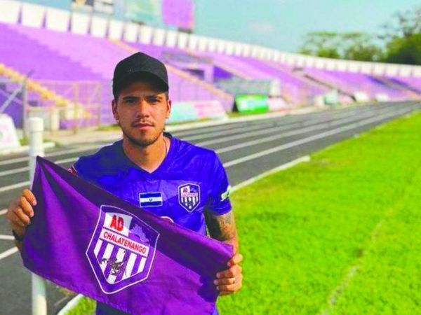 Jugador argentino está como para vender mangos con paraguayo