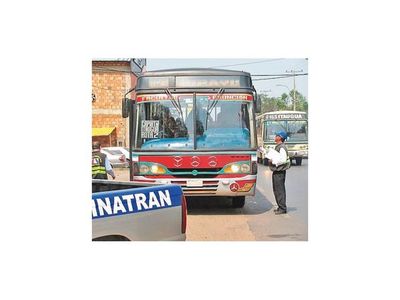 Tapabocas obligatorio y solo pasajeros sentados