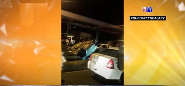Fatal accidente: Vehículo tumba al descender del viaducto Semidei | Noticias Paraguay