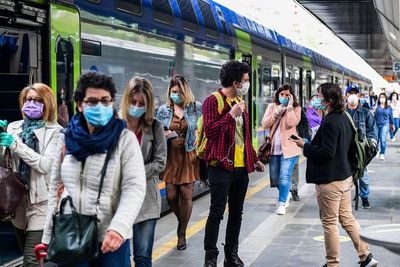 Una parte de Europa empieza a salir tímidamente del confinamiento