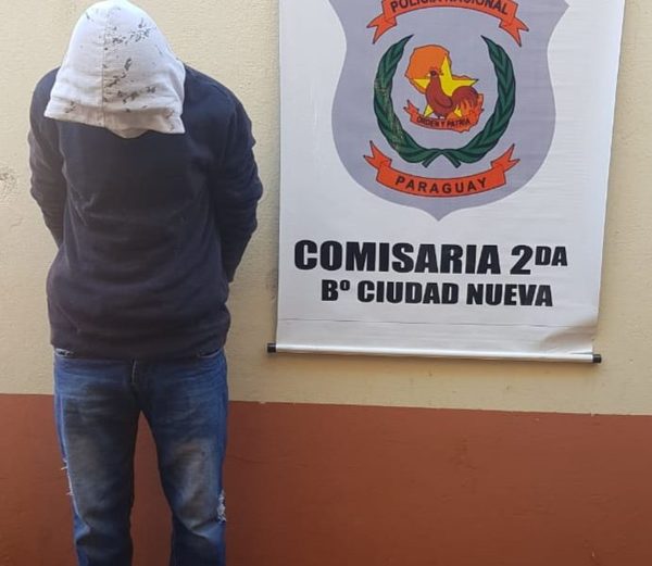 Se presentó ante la comisaría para una gestión y quedó detenido