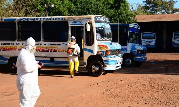 Desinfectan buses en CDE