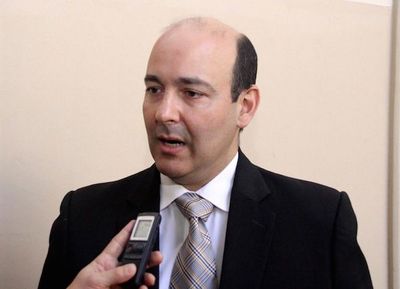 Críticas al Mitic por intentar dar consejos sobre proceso que desconoce