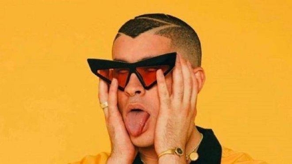 HOY / Bad Bunny arrasa con directo en medio cuarentena y exponiendo temas inéditos