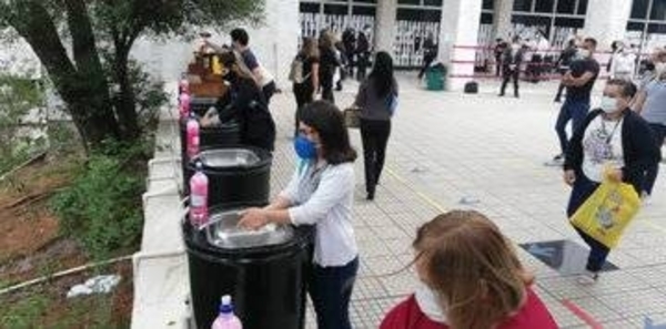 HOY / Estricto control sanitario para el ingreso de funcionarios y abogados en el Palacio de Justicia
