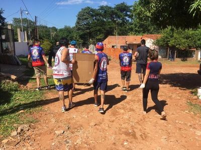 Olla popular en Villa Elisa, el gesto solidario de la Murga del Ciclón - Cerro Porteño - ABC Color