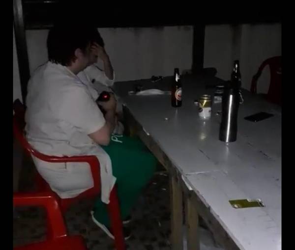 Hospital de Clínicas: Graban a doctores que se encontraban bebiendo en las instalaciones