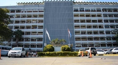 HOY / Software costó a IPS 6 millones de dólares, Contrataciones Públicas solicitará informe