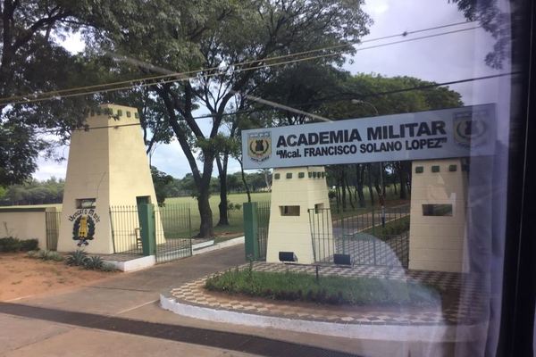 113 personas guardan cuarentena obligatoria en la Academia Militar · Radio Monumental 1080 AM