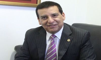 Diputado rechaza prohibir publicidad estatal en medios de comunicación