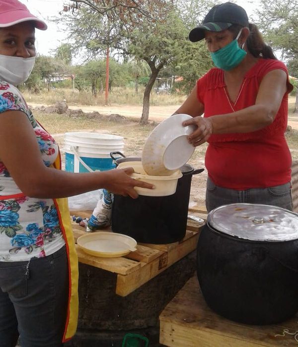 Madres piden donaciones para seguir dando de comer a 300 niños