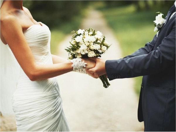 Fiscalía imputa a pareja que se casó durante cuarentena total