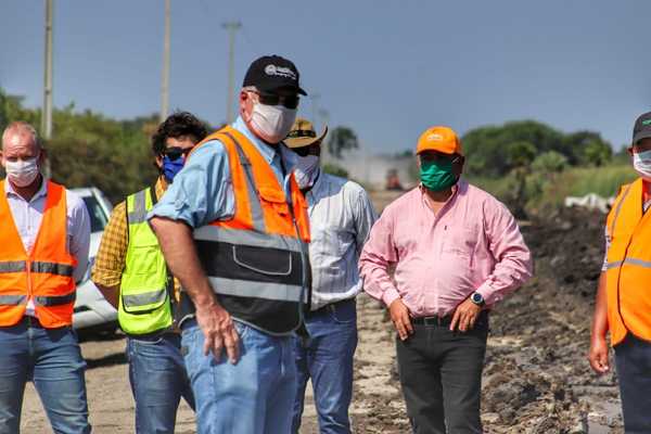 MOPC rehabilita caminos para garantizar movilidad de 3.000 compatriotas en Toro Pampa