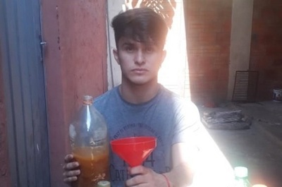 Un dulce oficio: Futbolista ahora vende miel