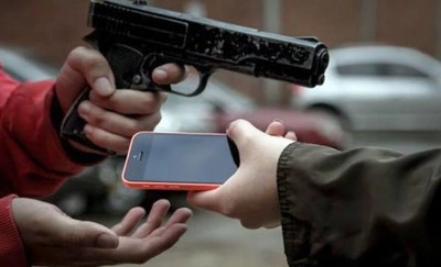 Asaltan a joven en el Área 4