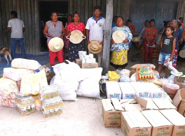 Artesanas de poblaciones indígenas de Alto Paraguay reciben asistencia del Gobierno - .::RADIO NACIONAL::.